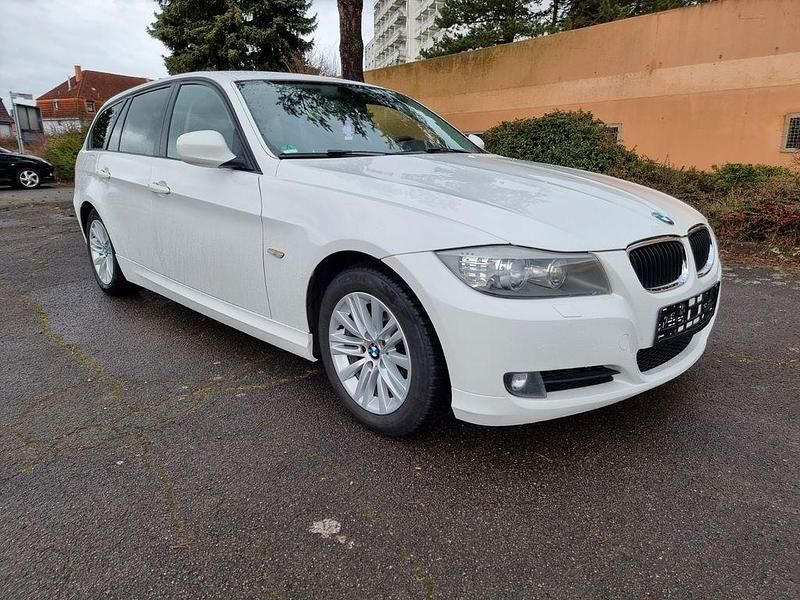 Gebraucht BMW 320 177 PS (130 kW) 2010 Silber Kombi