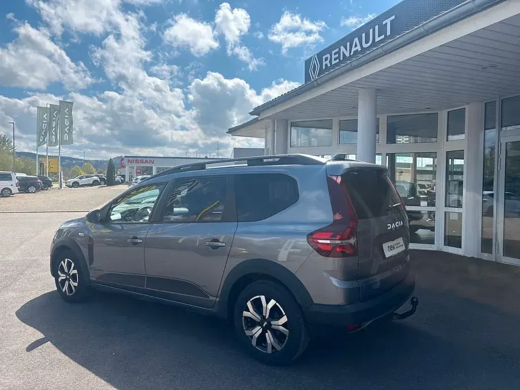 Usata Dacia Jogger 94 CV (69 kW) 2023 Grigio Monovolume