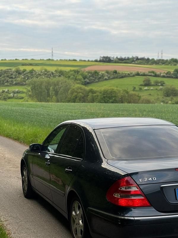 Gebraucht Mercedes E240 177 PS (130 kW) 2003 Limousine