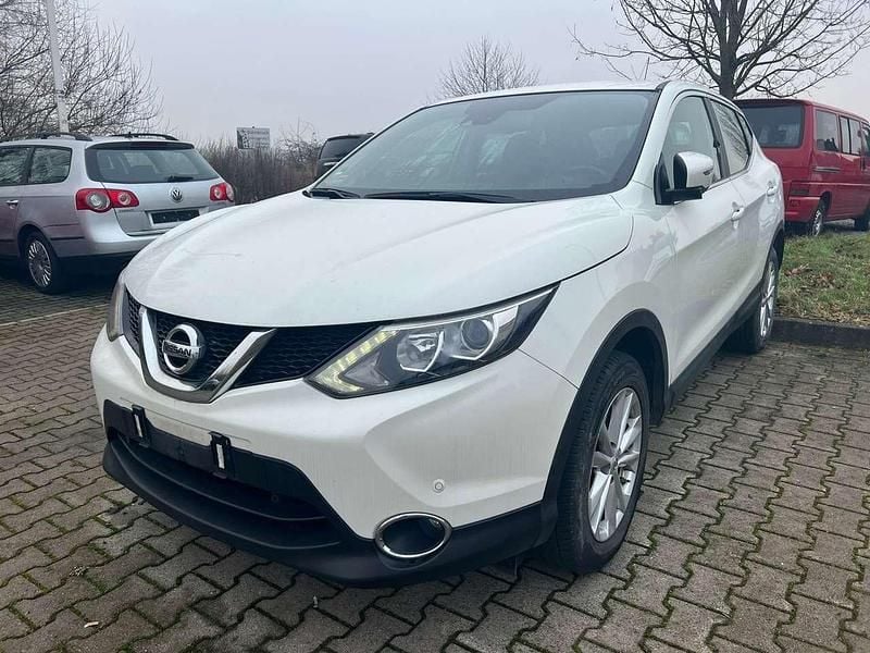 Weiß Gebraucht 2015 Nissan Qashqai Acenta SUV | 7.250 € (Superpreis) - Bild 1/4