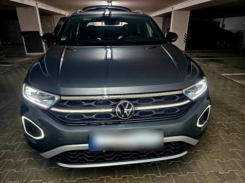 Gebraucht VW T-Roc Style 150 PS (110 kW) 2023 Grau SUV
