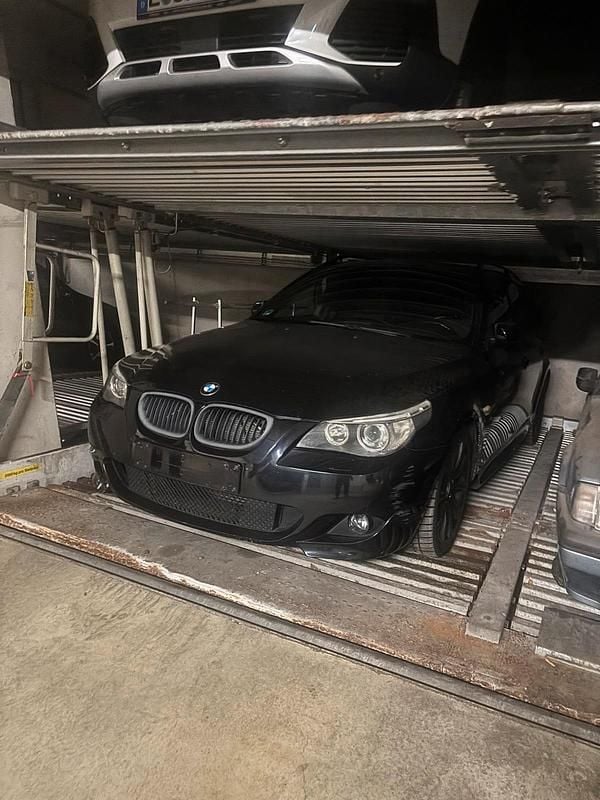Schwarz Gebraucht 2006 BMW 530 M Sport Kombi | 3.499 € (Superpreis) - Bild 1/4
