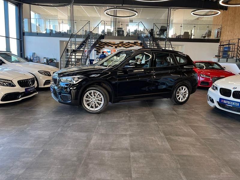 Schwarz Gebraucht 2017 BMW X1 Advantage SUV | 16.990 € (Fairer Preis) - Bild 1/4
