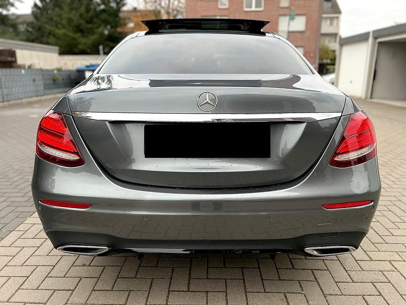 Gebraucht Mercedes E220 AMG line 194 PS (142 kW) 2016 Grau Limousine