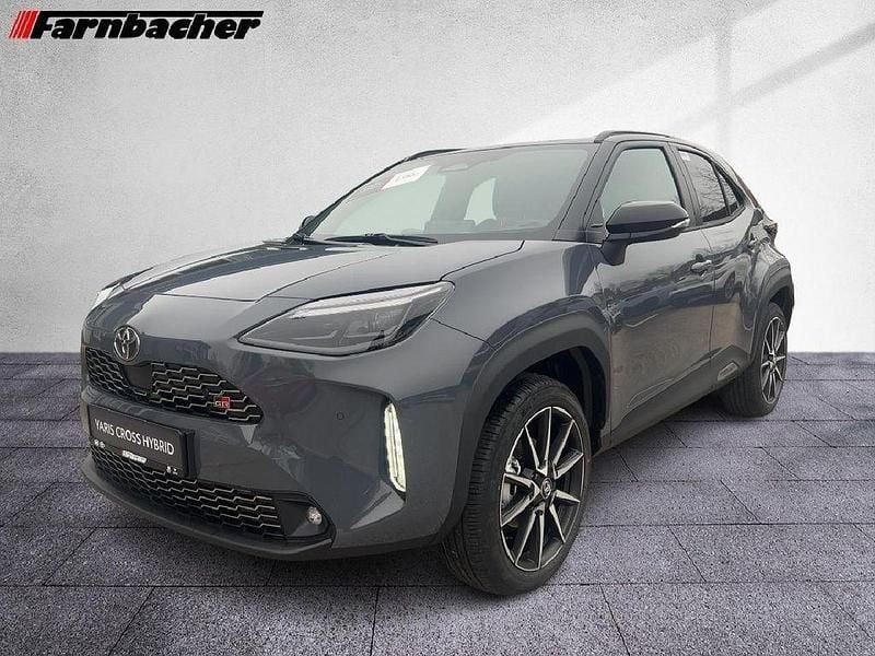 Grau Neu 2025 Toyota Yaris Cross Premium SUV | 35.590 € (Teuer) - Bild 1/4