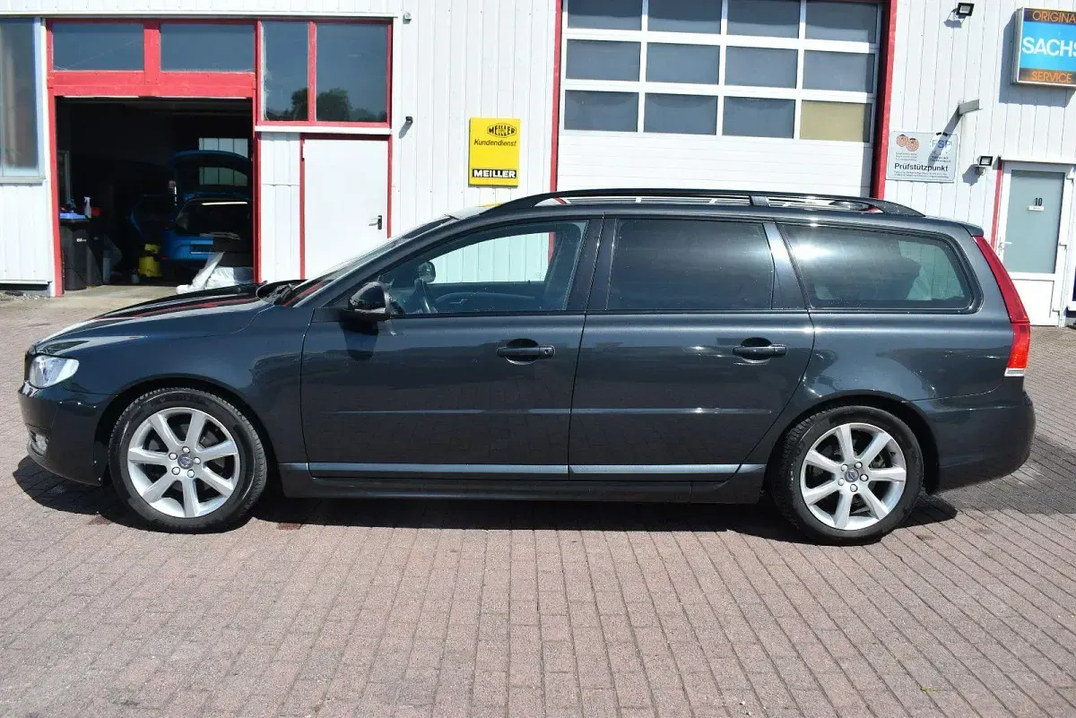 Gebraucht Volvo V70 Linje Svart 181 PS (133 kW) 2016 Grau Kombi