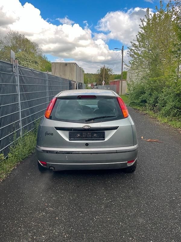 Usata Ford Focus 100 CV (73 kW) 2004 Argento Berlina