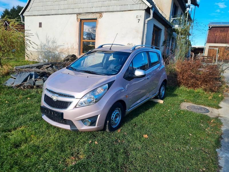 Silber Gebraucht 2011 Chevrolet Spark Kleinwagen | 3.500 € (Fairer Preis) - Bild 1/4