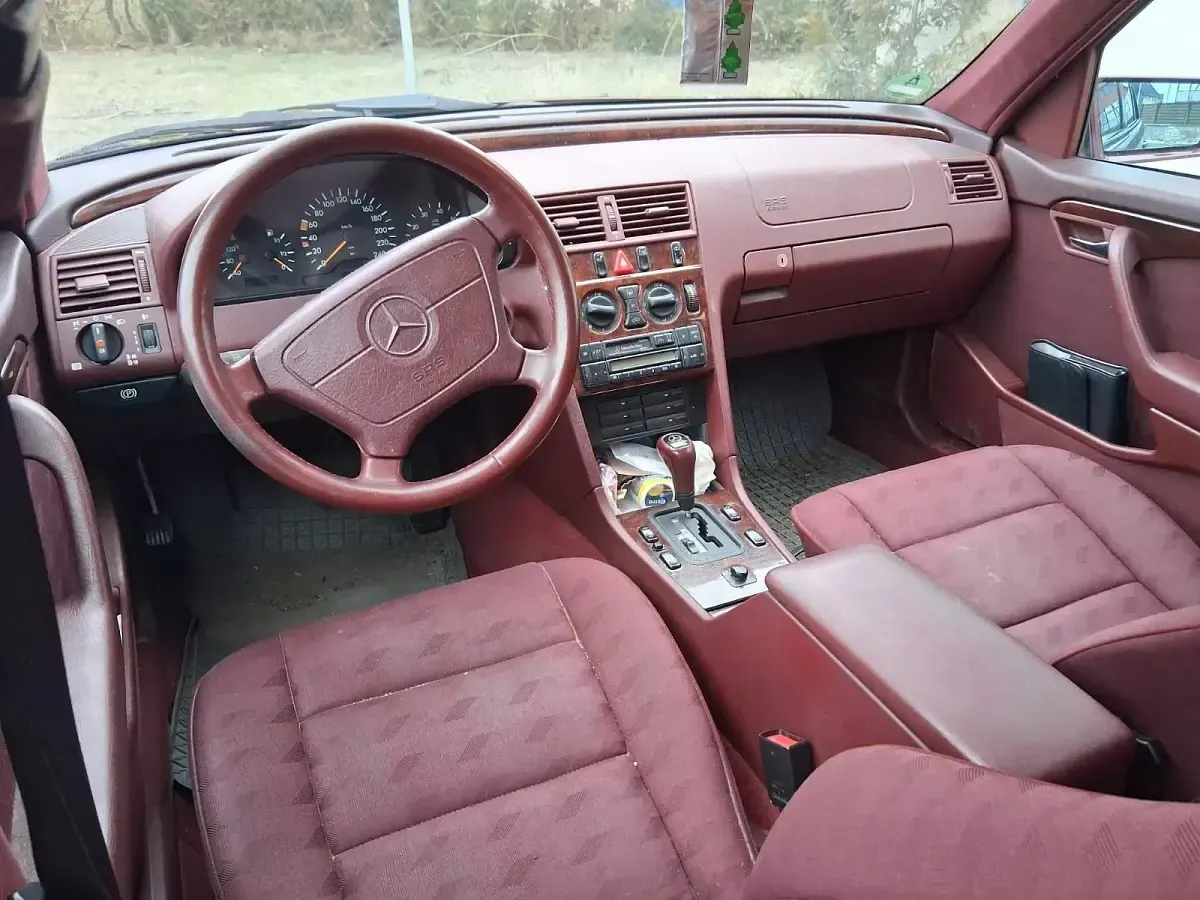 Gebraucht Mercedes C180 1995 Rot Limousine