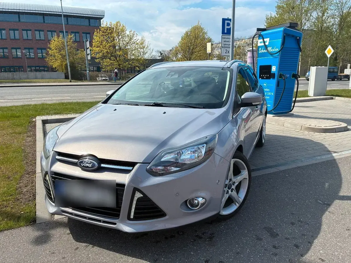 Używany Ford Focus Titanium 140 KM (102 kW) 2013 Szary Kombi