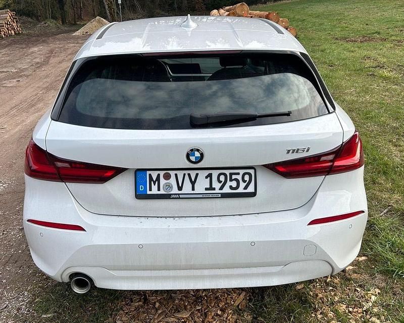 Gebraucht BMW 116 Advantage 109 PS (80 kW) 2023 Weiß Kleinwagen