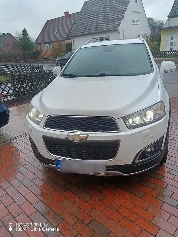 Weiß Gebraucht 2014 Chevrolet Captiva SUV | 6.850 € (Fairer Preis) - Bild 1/4