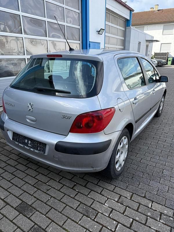 Gebraucht Peugeot 307 109 PS (80 kW) 2002 Silber Limousine
