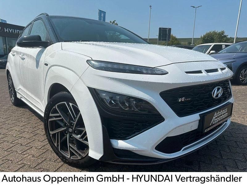 Weiß Gebraucht 2021 Hyundai Kona N Line SUV | 17.800 € (Etwas zu teuer) - Bild 1/4