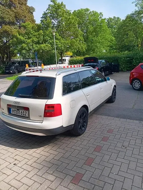 Używany Audi A6 125 KM (91 kW) 1999 Biały Kombi