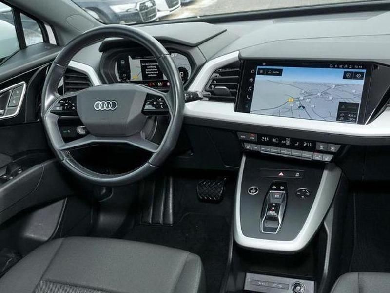Gebraucht Audi e-tron 150 kW (204 PS) 2022 Gletscherweiß (metallic) SUV