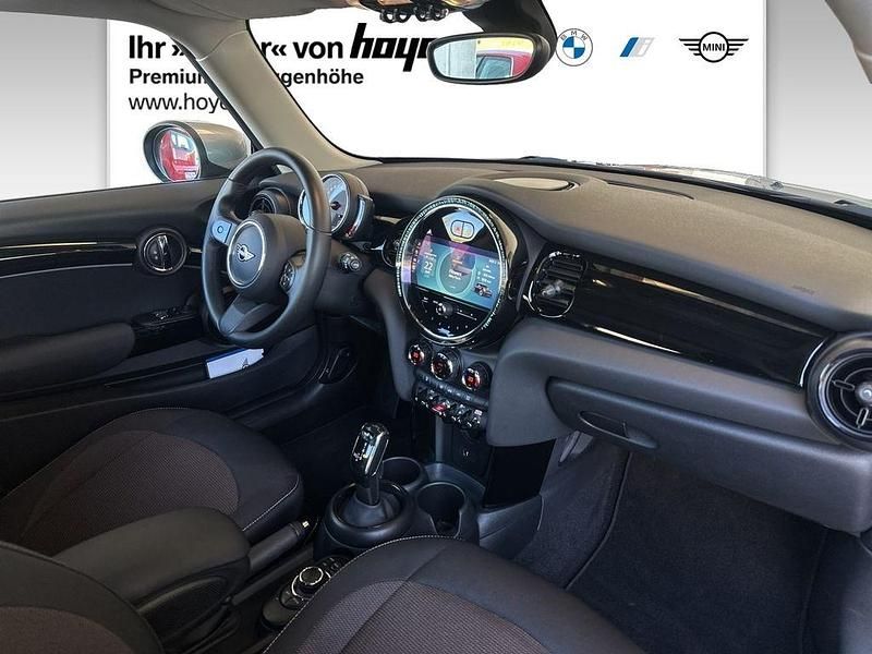 Używany Mini Cooper Hatch 136 KM (100 kW) 2023 Srebrny Hatchback