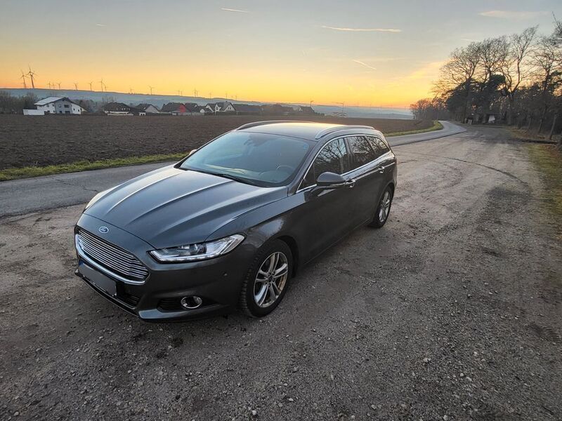 Gebraucht Ford Mondeo Titanium 150 PS (110 kW) 2015 Grau Kombi