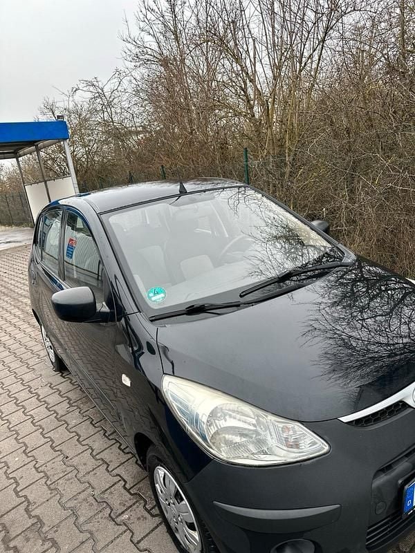 Gebraucht Hyundai i10 66 PS (48 kW) 2010 Schwarz Kleinwagen