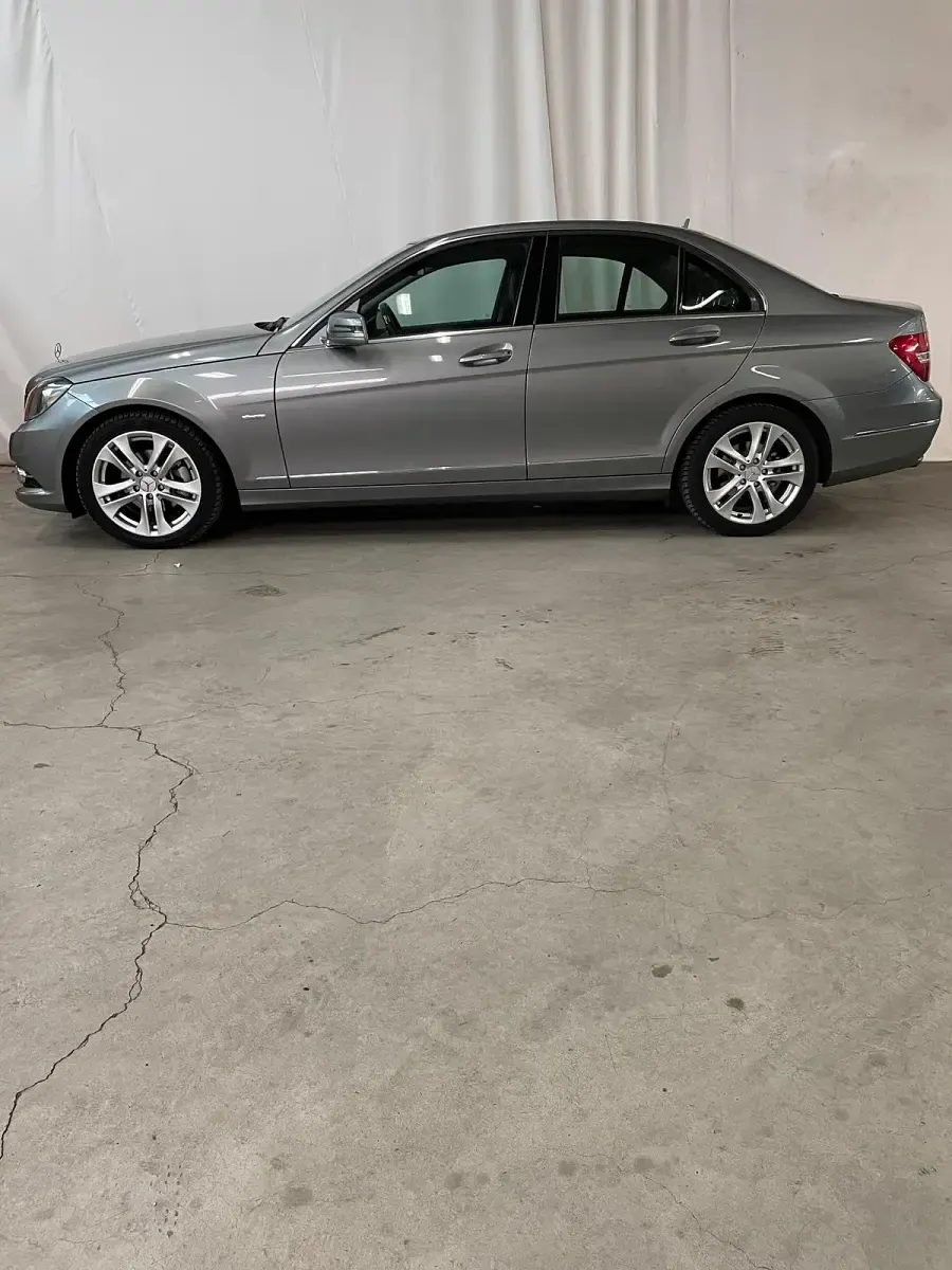 Gebraucht Mercedes C180 120 PS (88 kW) 2012 Silber Limousine
