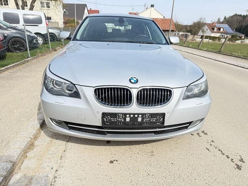 Gebraucht BMW 525 Advantage 197 PS (144 kW) 2009 Silber Kombi