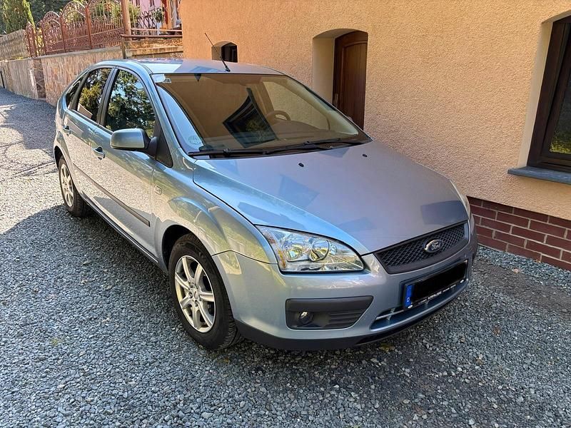 Blau Gebraucht 2007 Ford Focus Limousine | 2.249 € (Fairer Preis) - Bild 1/4