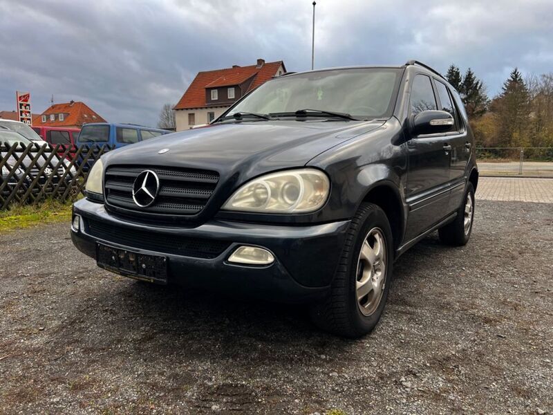 Gebraucht Mercedes ML270 163 PS (119 kW) 2003 Schwarz SUV