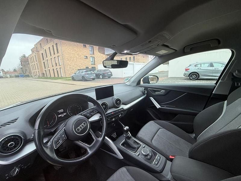 Gebraucht Audi Q2 S-Line 116 PS (85 kW) 2018 Grau SUV