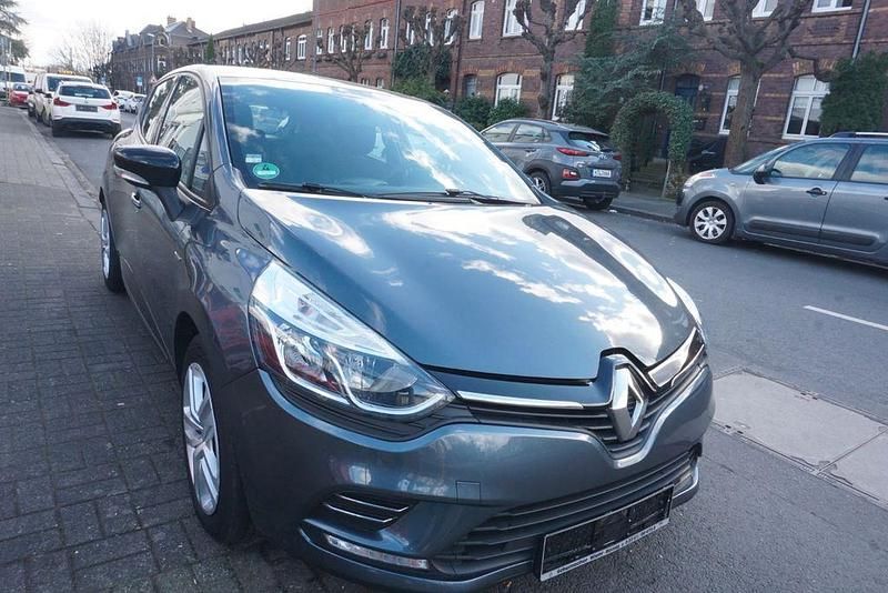 Gebraucht Renault Clio IV LIMITED 73 PS (53 kW) 2018 Grau Limousine