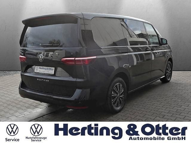 Neu VW Multivan Basis 150 PS (110 kW) 2026 Van