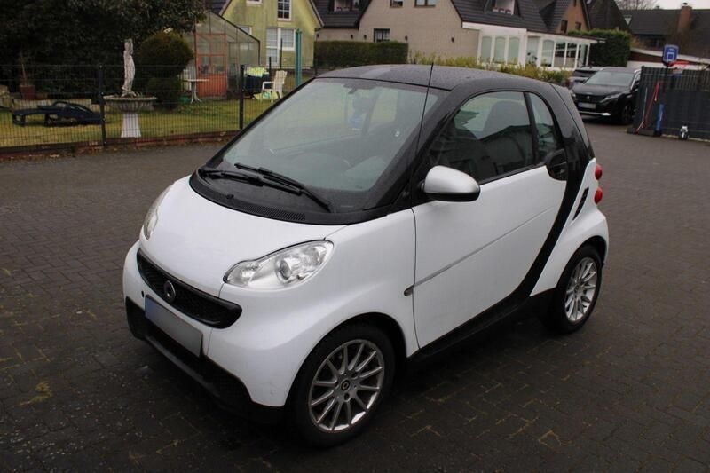Weiß Gebraucht 2010 Smart ForTwo Coupé Pure Coupé | 4.400 € (Fairer Preis) - Bild 1/4