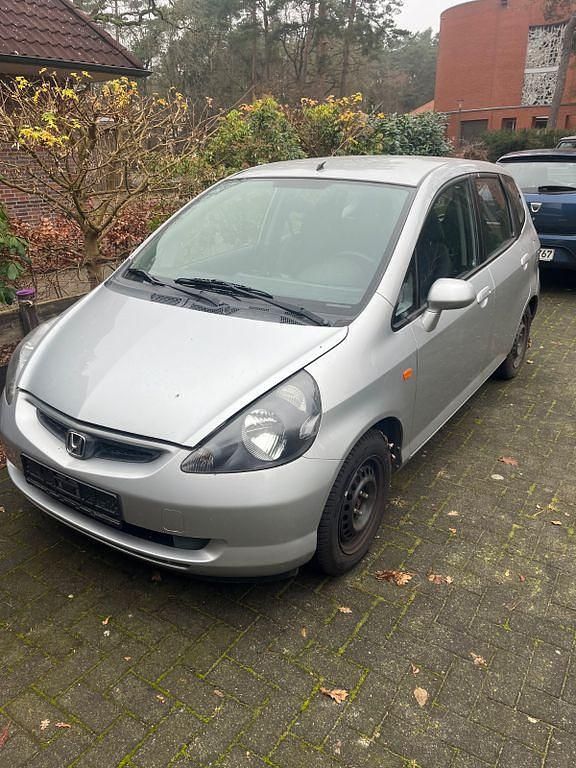 Grau Gebraucht 2002 Honda Jazz LS Kleinwagen | 1.000 € (Guter Preis) - Bild 1/4