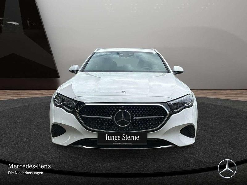 Gebraucht Mercedes E300 Advanced 204 PS (150 kW) 2025 Weiß Limousine