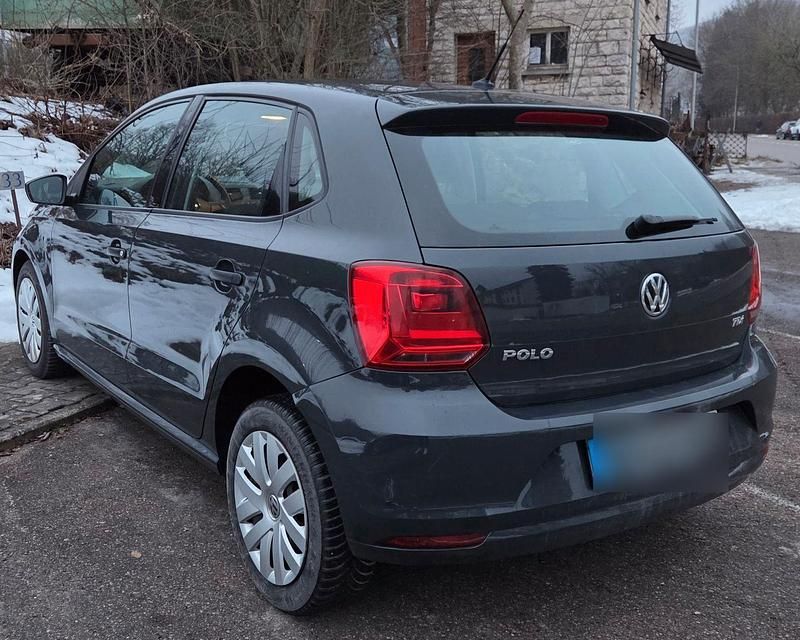 Gebraucht VW Polo Trendline 75 PS (55 kW) 2015 Grau Kleinwagen