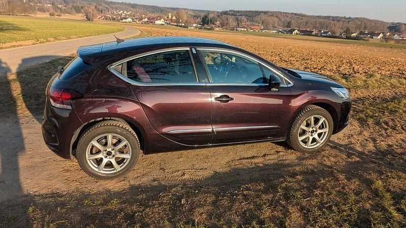 Gebraucht Citroën DS4 Sport Chic 200 PS (147 kW) 2014 Violett Kleinwagen