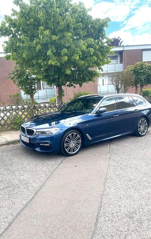 Gebraucht BMW 520 190 PS (139 kW) 2018 Blau Kombi