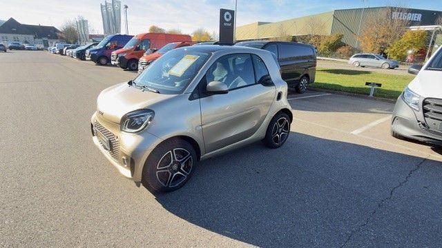 Beige Gebraucht 2022 Smart ForTwo Electric Drive Coupé | 12.449 € (Guter Preis) - Bild 1/4