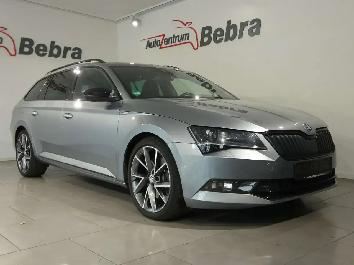 Gebraucht Skoda Superb SportLine 280 PS (205 kW) 2018 Seda business/business grey Kombi