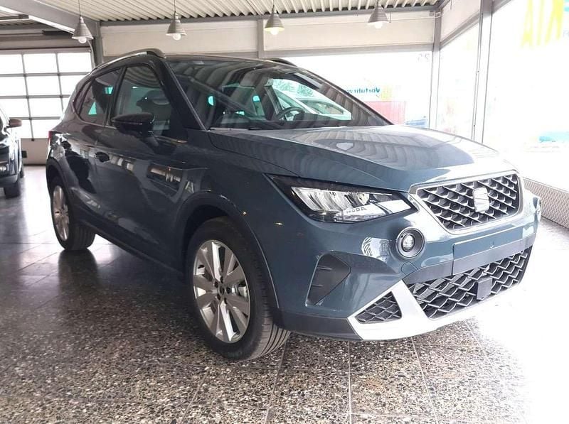 Blau Neu 2025 Seat Arona Xperience SUV | 24.796 € (Guter Preis) - Bild 1/4