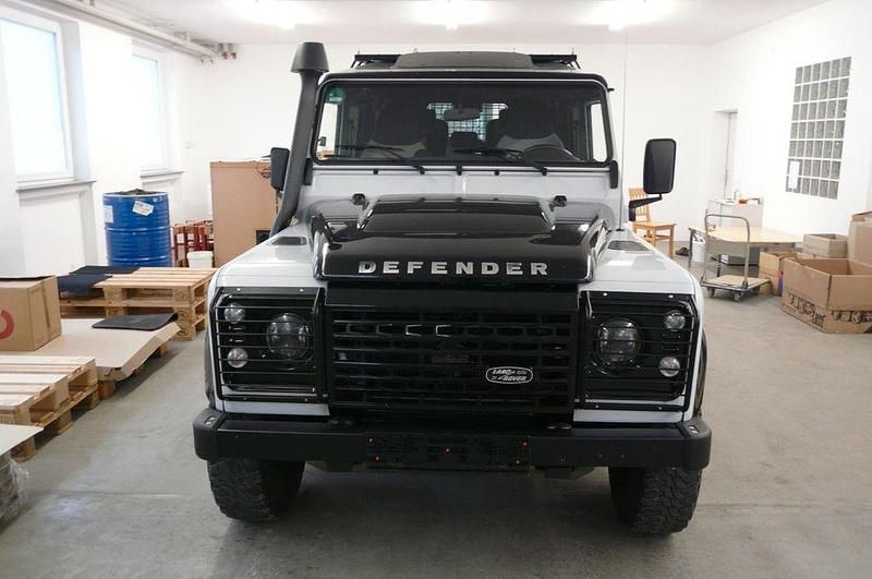 Gebraucht Land Rover Defender Adventure 122 PS (89 kW) 2016 Weiß SUV
