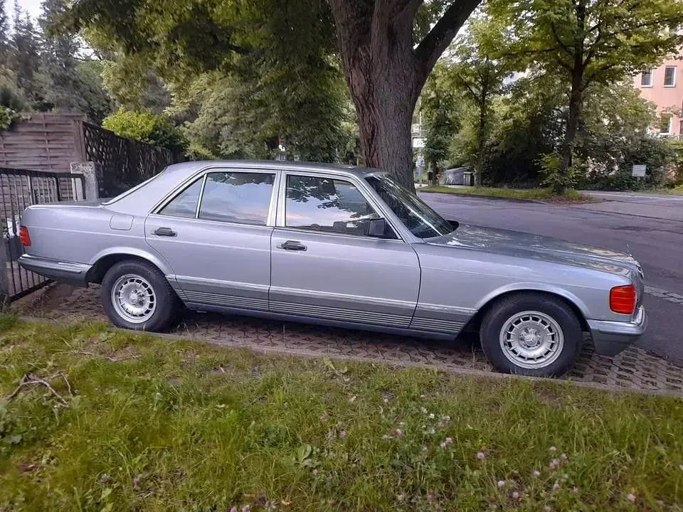 Gebraucht Mercedes S280 156 PS (114 kW) 1980 Grau Limousine