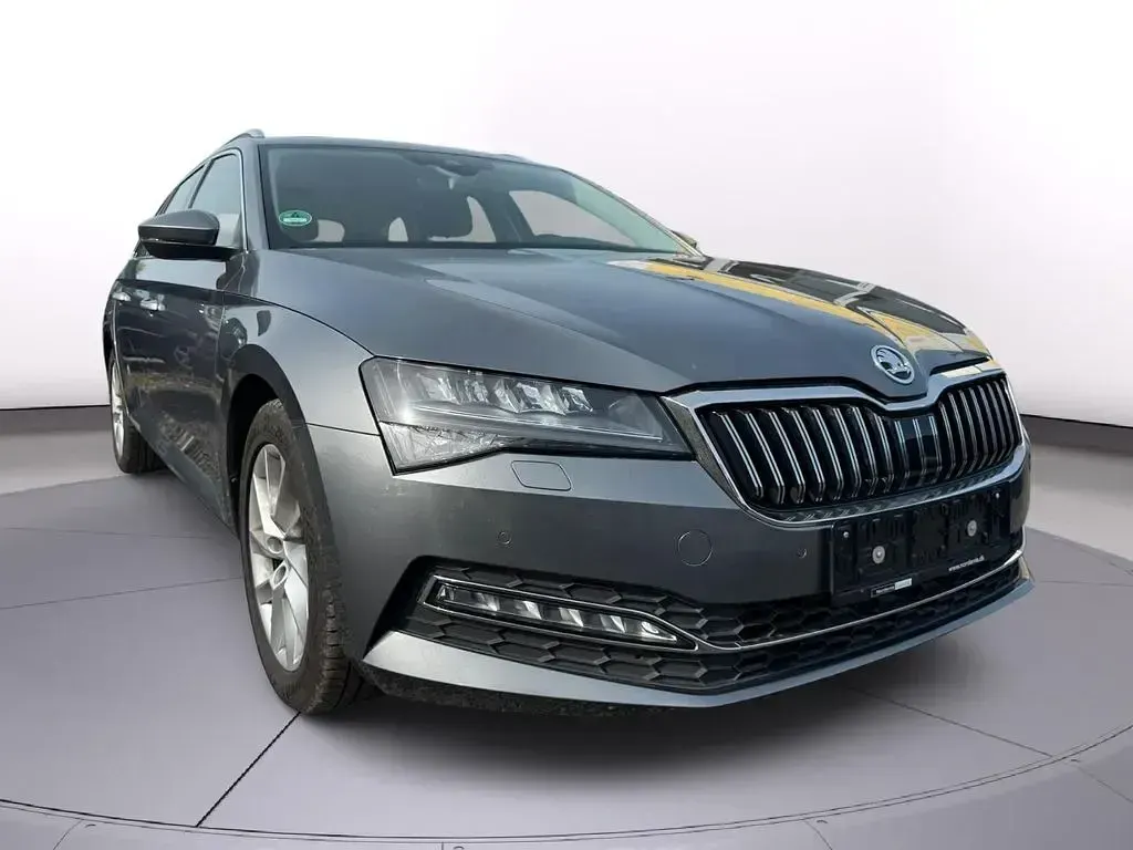 Gebraucht Skoda Superb Ambiente 150 PS (110 kW) 2023 Grau Limousine