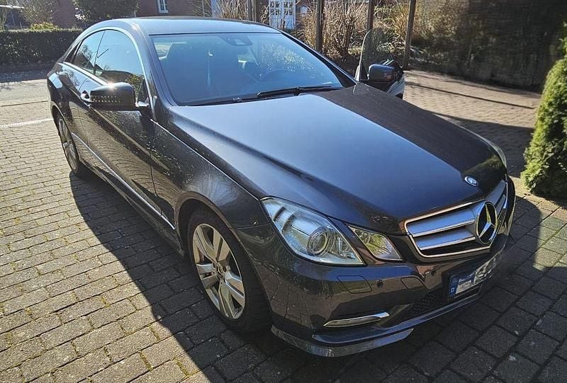 Gebraucht Mercedes E250 204 PS (150 kW) 2013 Grau Coupé