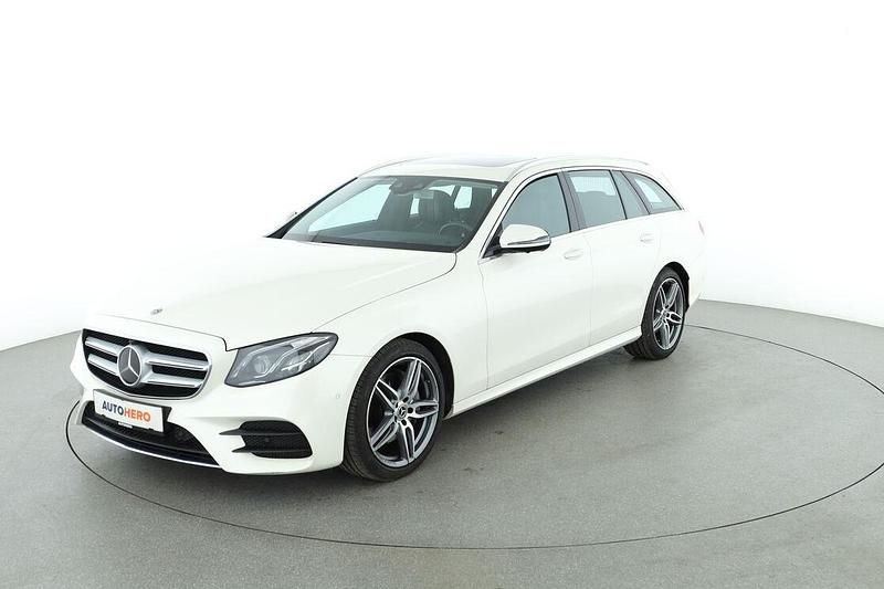 Weiß Gebraucht 2018 Mercedes E220 AMG line Kombi | 28.420 € (Etwas zu teuer) - Bild 1/3
