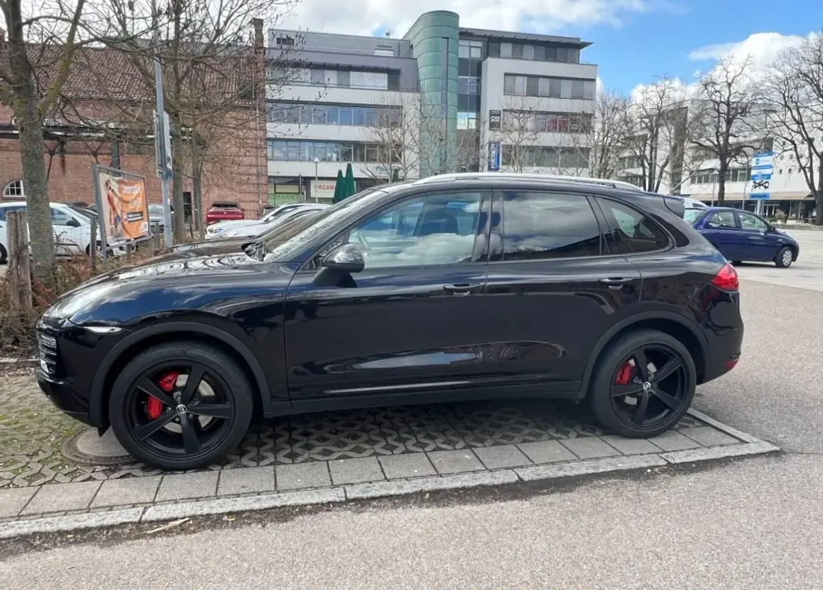 Usata Porsche Cayenne 245 CV (180 kW) 2012 Nero SUV