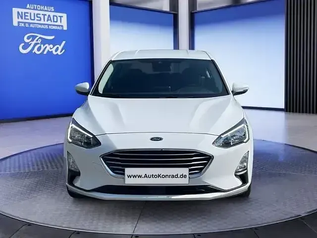 Gebraucht Ford Focus Cool & Connect 125 PS (91 kW) 2021 Weiß Limousine