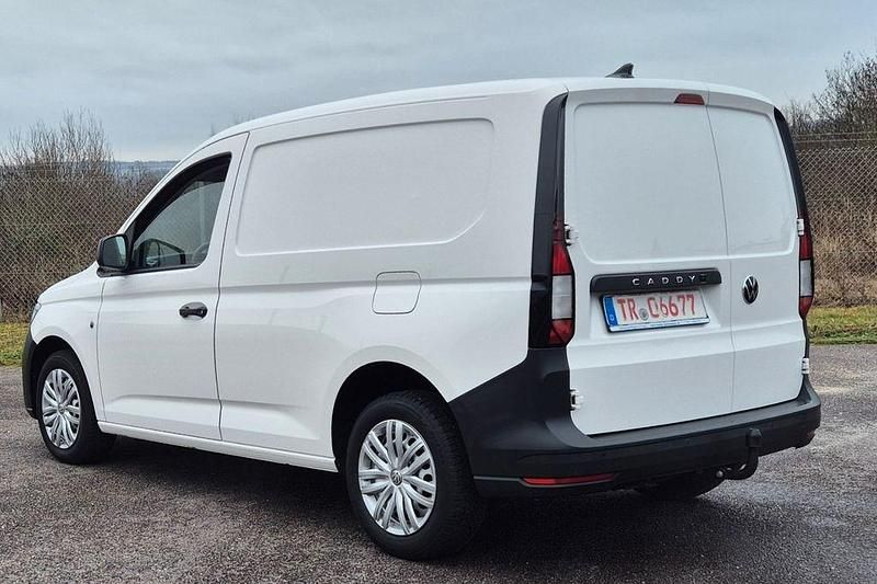 Gebraucht VW Caddy Basis 122 PS (89 kW) 2021 Weiß Van / Kleinbus