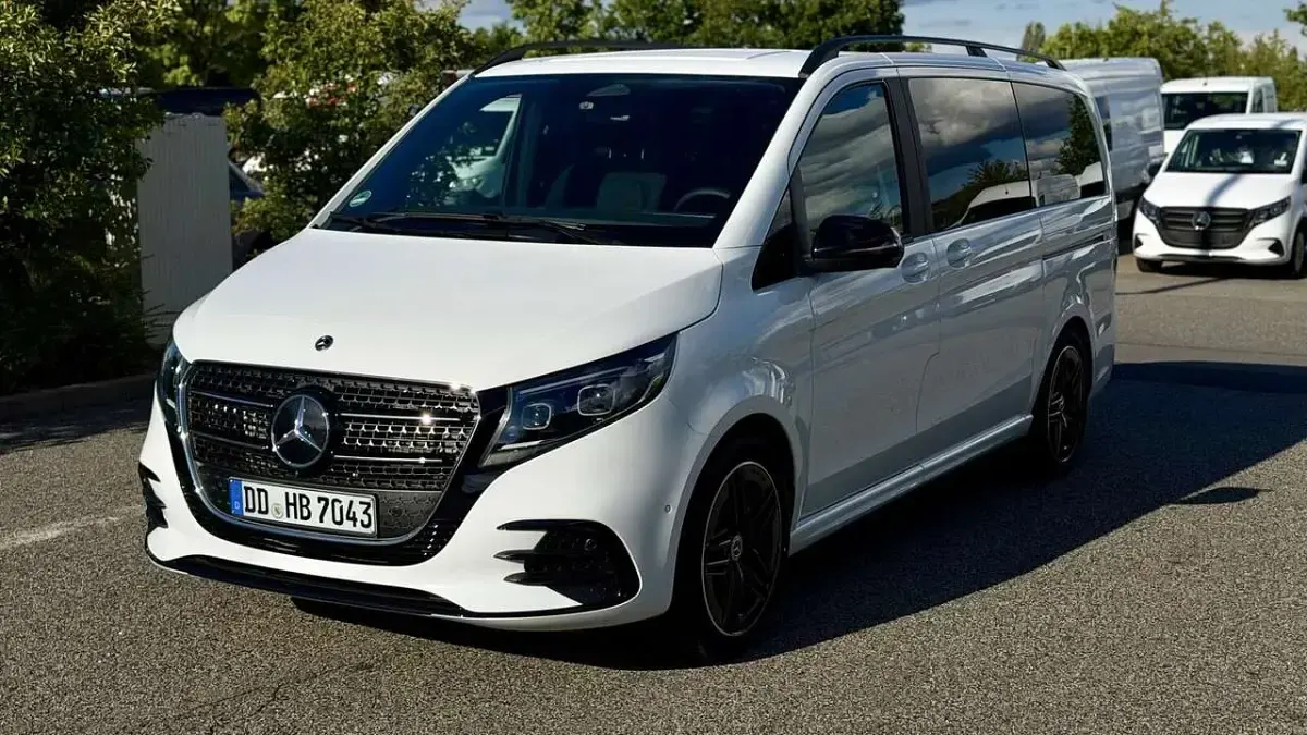 Gebraucht Mercedes V250 Style 190 PS (139 kW) 2026 Bergkristallweiß Van / Kleinbus