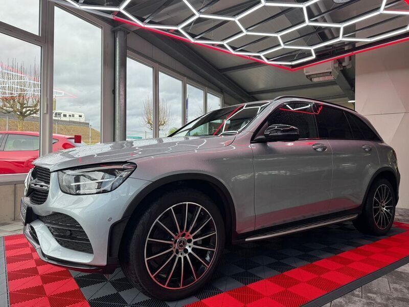 Silber Gebraucht 2021 Mercedes GLC220 AMG SUV | 41.480 € (Teuer) - Bild 1/4