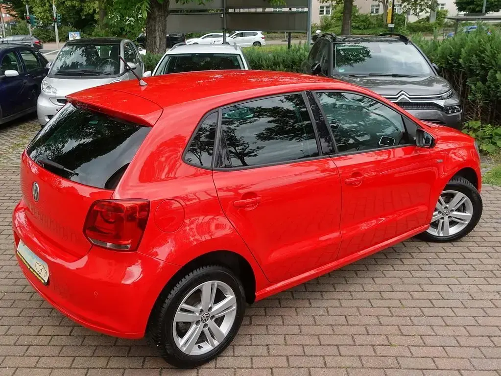 Gebraucht VW Polo Life 90 PS (66 kW) 2014 Rot Limousine
